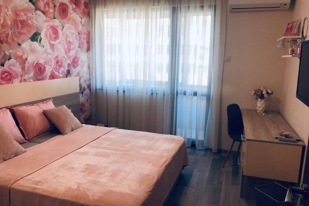 Lovely 3-Bedroom Apartment For 7 Ppl At The Centre Varna Exterior photo